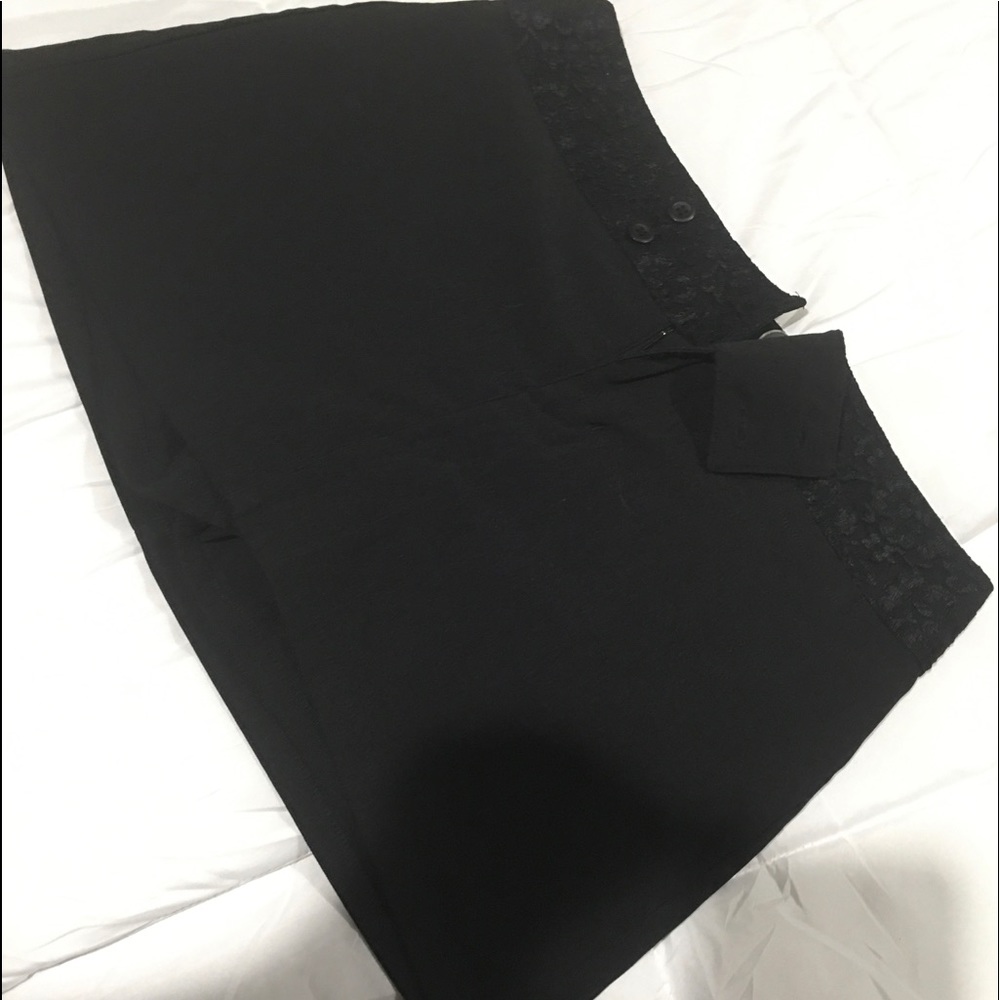 Black Skort